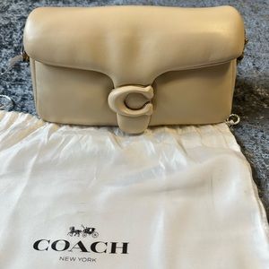 Coach Pillow Tabby 26 Ivory/Brass
